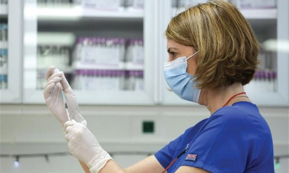 Βρετανία: Ποιοι κινδυνεύουν από κορονοϊό παρά τον εμβολιασμό